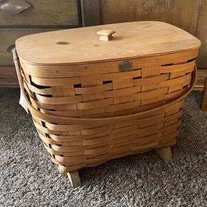Vintage Peterboro traditional knitting basket with lid and handle
